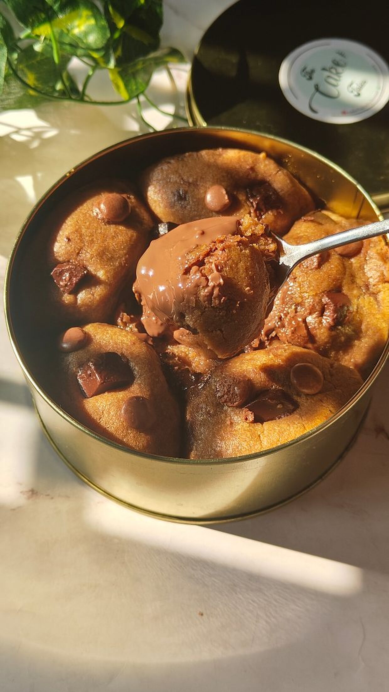 Gooey chocolate cookie tin